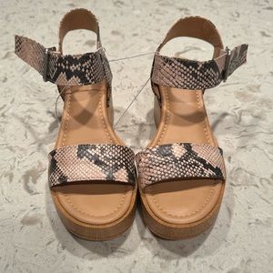 Brand new snake skin wedges size 6.5